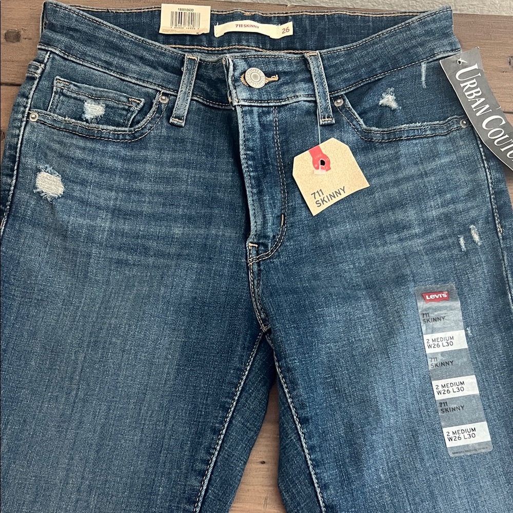Levi's 711 Skinny Jeans in Dark Blue Wash